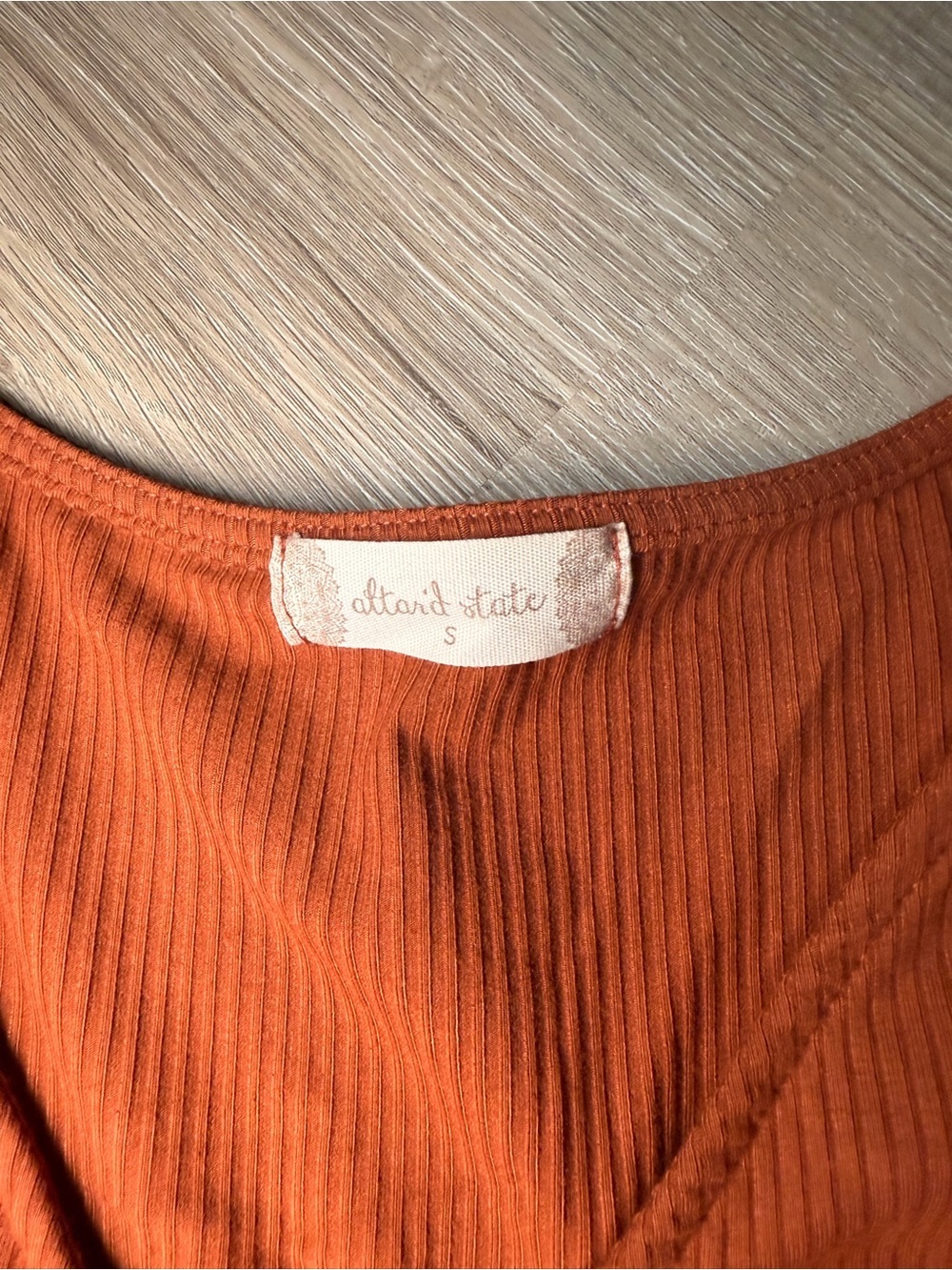 Altar’d State NWT Ribbed Ruched Long Sleeve Top Rust Boho Size Small - Picture 2 of 5